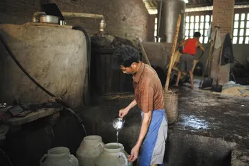 白酒的江湖:“老大”和“混战”