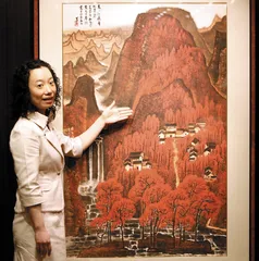 陪着自己的妻子长大