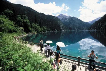 九寨沟和《丰裕社会》