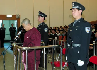 “人大”代表侯建军的多重角色