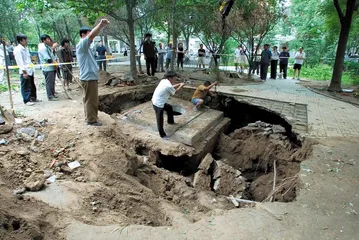 暴雨成灾:脆弱的城市地下1