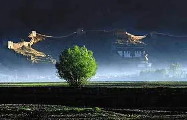 从江孜到亚东—— 翻越喜马拉雅的中印古通道