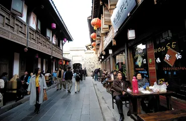 易中天:“说时代”下的电视知识分子1