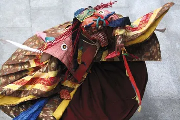 从拉萨往东:直孔提寺的雨中“晒佛”2