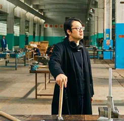 在“扎心”与“挠胳肢窝”之间