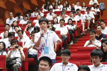 许荣茂：带领2000名香港青年“内地取经”2