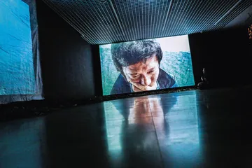 与蔡明亮一起，在美术馆里看电影