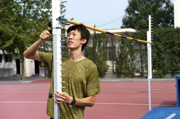 张国伟：飞得更高1