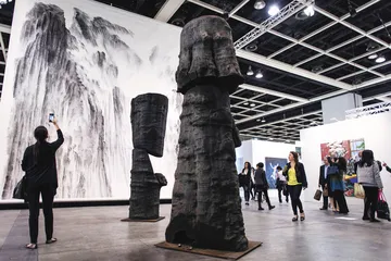 香港艺术巴塞尔：在艺术与消费之间1