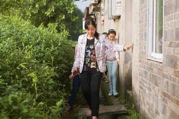 校长黄明芳和她的民办小学1