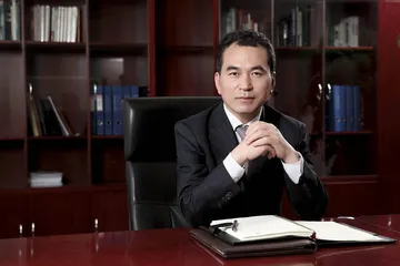 生于“电动车元年”的腾势5