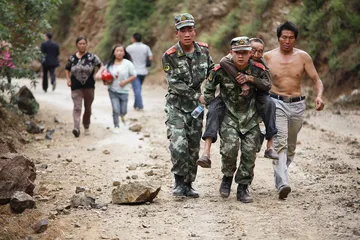 云南鲁甸地震：自救与援助1