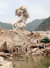 云南鲁甸地震：自救与援助6