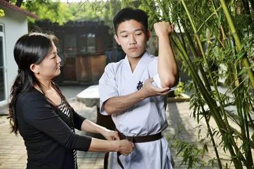 伦敦诺伯里小学里的“一棵树”
