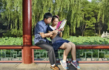 堪培拉北高奔小学，要不要穿校服上学？