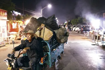 奶西村的少年：城市边缘人2