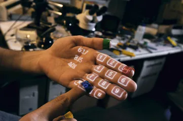 人机交互：在虚拟与现实之间2