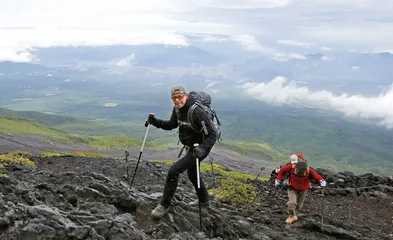 ​翻越富士山