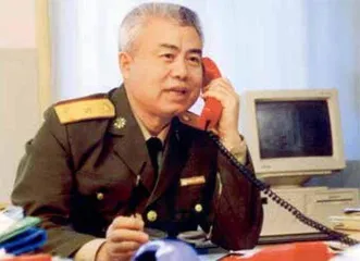 “三尺讲台八千日,传师道,育儒将”2