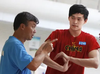 孙杨、朱志根冲突背后