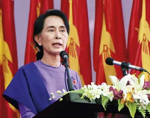 缅甸：民主转型的“双刃剑”效应