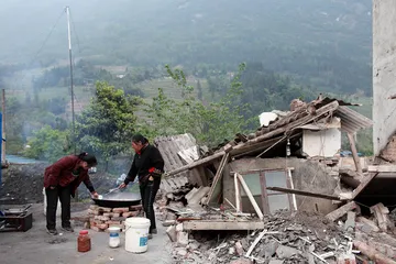 “4·20”地震见闻：孤岛与自救