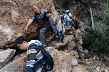 “4·20”地震见闻：孤岛与自救1