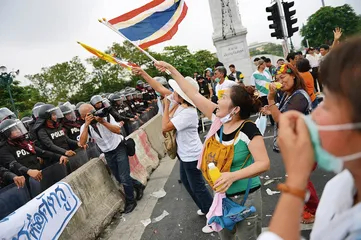 反政府集会难撼英拉