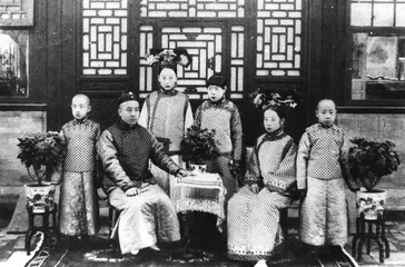 庆王府90年的岁月流转