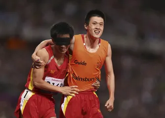 “盲飞人”薛雷