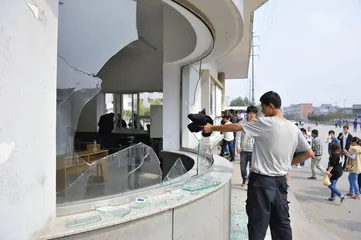 太原富士康骚乱：年轻人与大工厂1