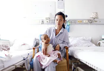 希望与勇气：两个妈妈的“换肝救子”