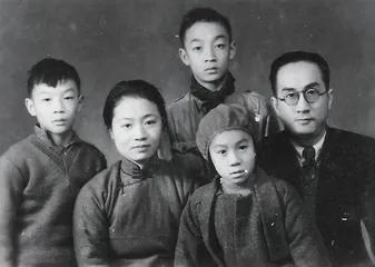 父亲邹韬奋与我们的家庭9
