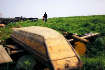 东洞庭湖江豚之死：资源性湖泊的环保困境2