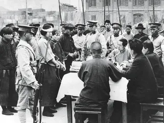 “不合时宜”的歧路