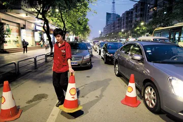 油价“8元时代”的困局与出路