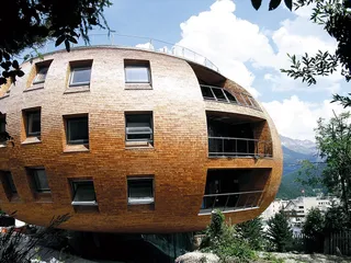 福斯特先生，您的建筑有多重？1