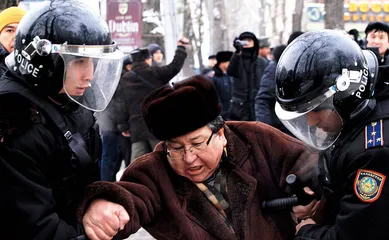 中亚石油重镇的骚乱