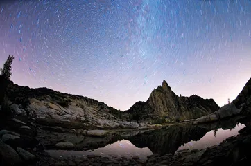 宇宙的恒常与无常