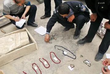 新疆达玛沟：考古与盗掘的较量1