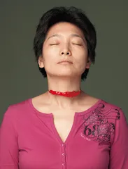 滕菲：在指上和颈间叙事4