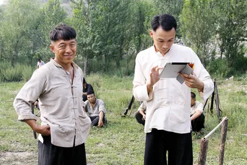 李明：别人乱我们不乱2
