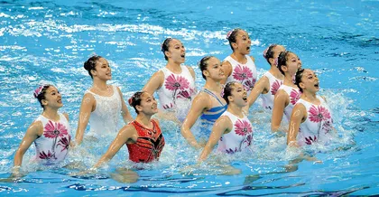 日本“花游教母”和中国美人鱼1