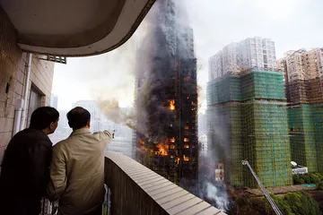 上海“11·15”火灾事故审判：刑罚的两端1