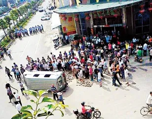 顺德暴力袭警事件：土地纠纷下的民怨升级1