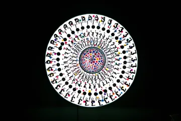 他的作品就像是巨大的玩具3