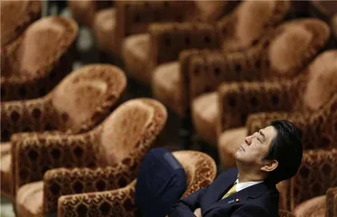 安倍晋三辞职：“最长任职首相”的复杂遗产