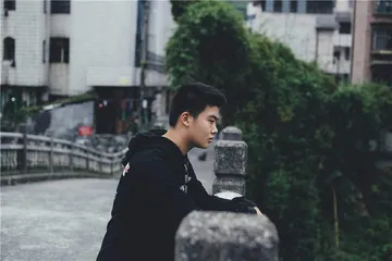 刺伤霸凌者：校园里的“隐秘世界”
