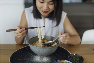 北大硕士卖米粉6年后1