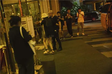 “卧底”明星直播代拍